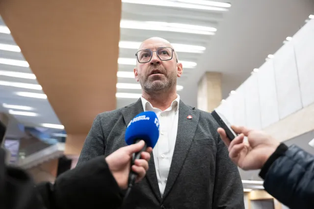 Prezes PKOl wojuje z Małyszem. Minister sportu wezwał obu panów na "dywanik"