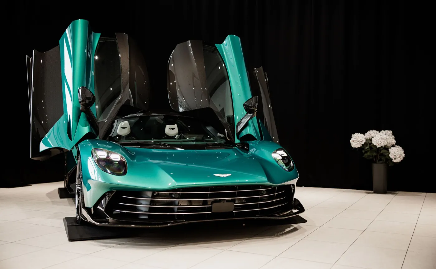 Pierwszy Aston Martin Valhalla już w Polsce. Tak wygląda auto za 4,21 mln zł