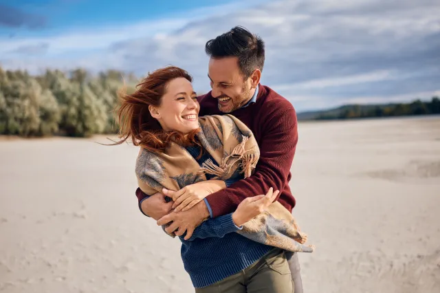 Dlaczego wypada być "szczęśliwie zakochanym"? ROZMOWA z psychologiem na Walentynki