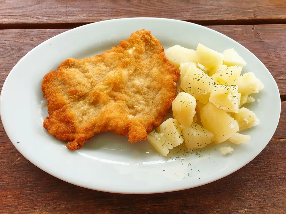 Czym w PRL zastępowano schabowego?  