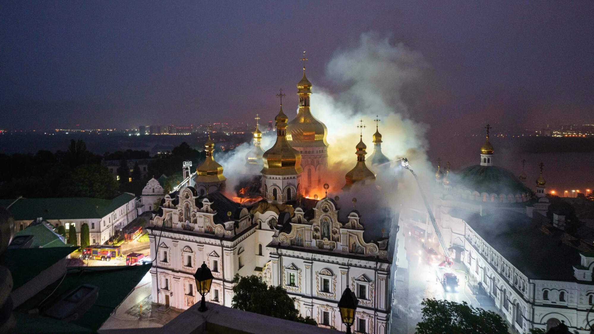 Francja w szoku po nowym ataku Rosji. "To jak zbombardowanie katedry Notre-Dame"