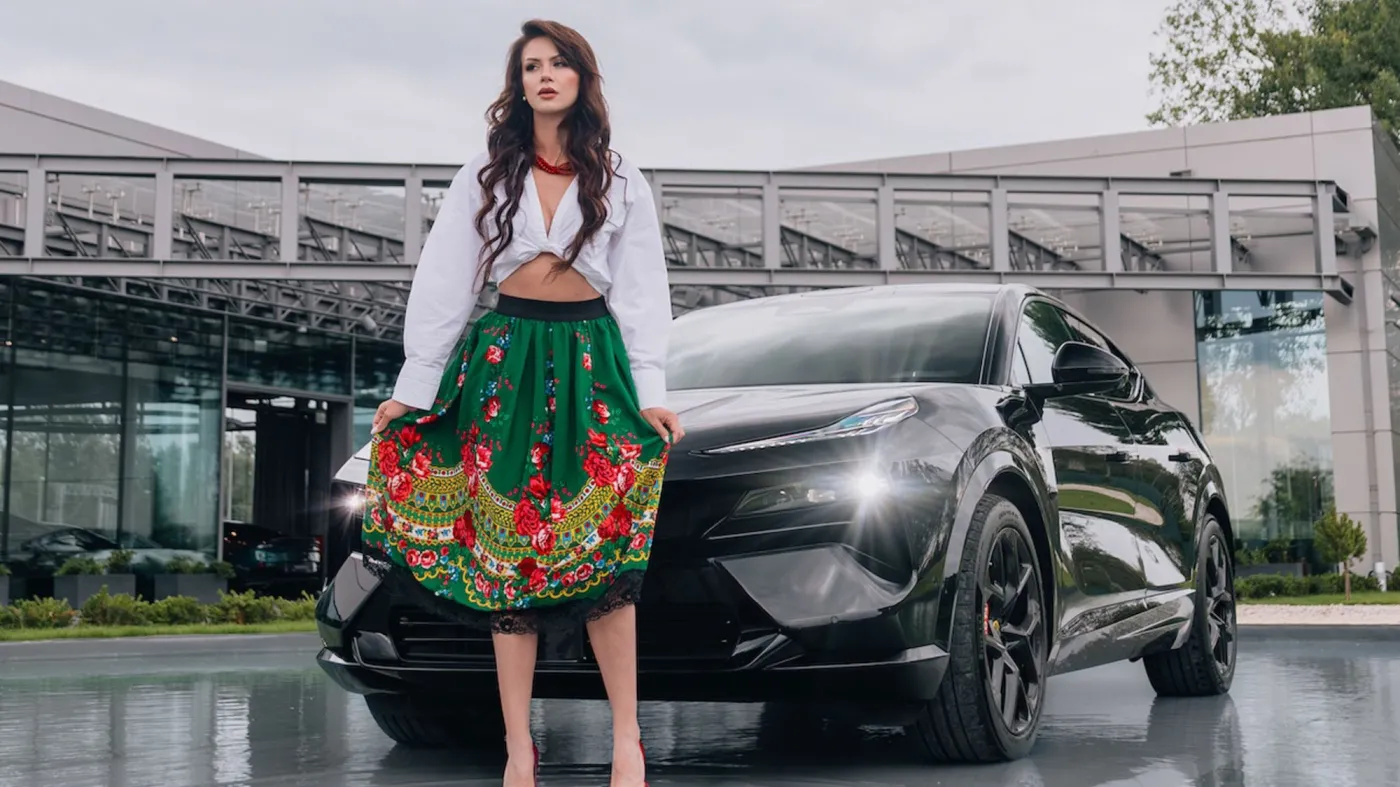 Lotus wjeżdża do Polski