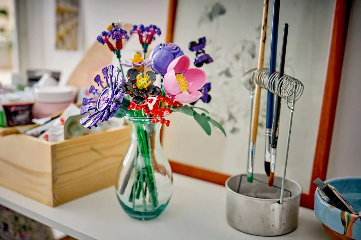 LEGO® Botanicals wkracza do „Top Model”! Kwiatowa odsłona 15. edycji programu.