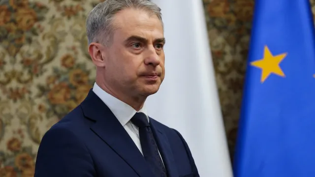 Rząd reaguje na ataki w szkołach. Pilna ustawa w Sejmie. "Kończymy z patologią w internecie"