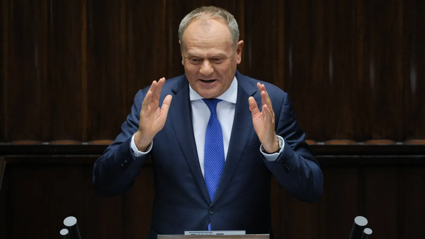 Tusk zdradził, dla kogo były kwiaty. Premier powiedział, kto za nie zapłacił