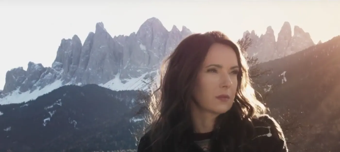 Kasia Kowalska w Dolomitach - plan teledysku "Allanach (tak niewiele chcę)"