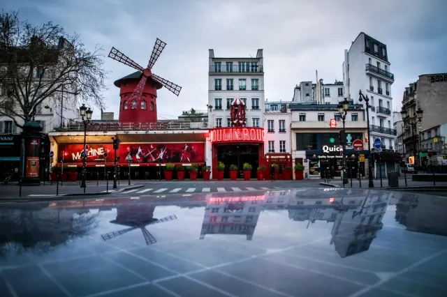 Francuzi powtarzają za prezydentem, że są na wojnie, ale mają problem z przestrzeganiem obostrzeń