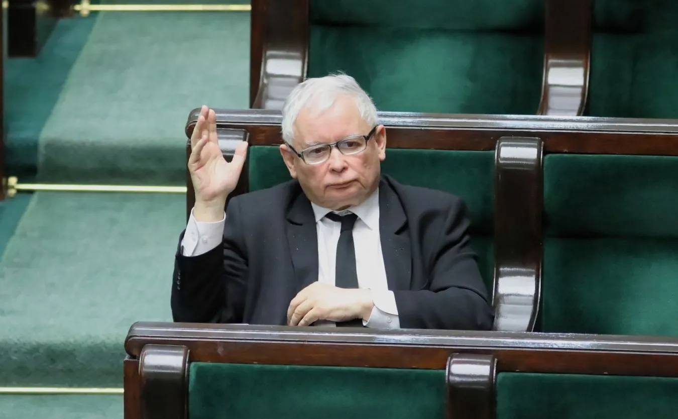 "W PiS boją się Kaczyńskiego bardziej niż epidemii" [OPINIA]