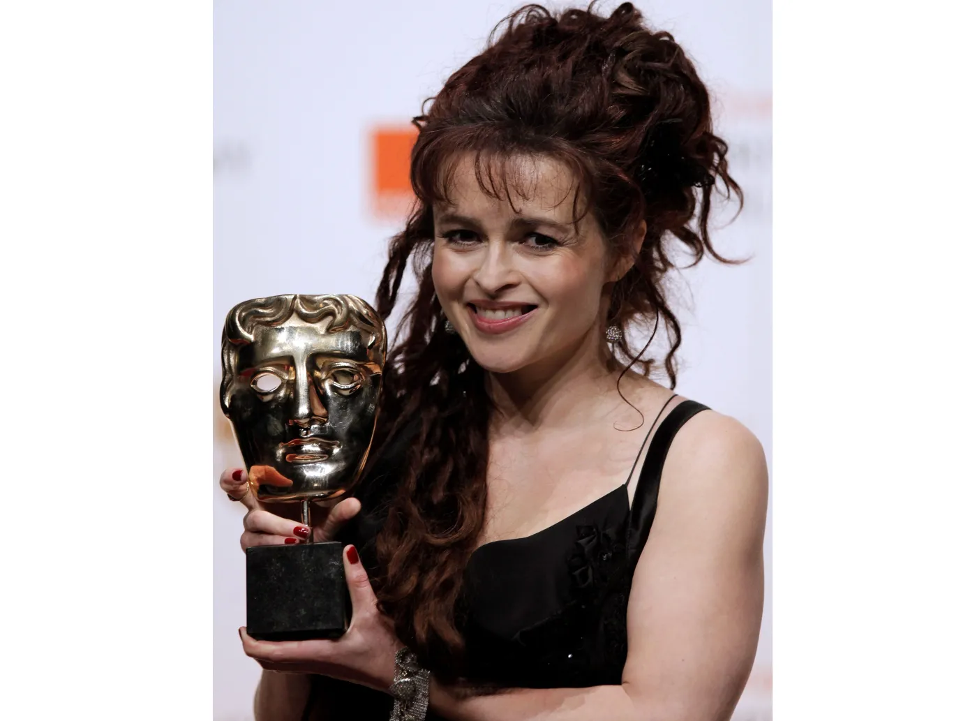 Aktorka Helena Bonham Carter otrzymała nagrodę za najlepszą drugoplanową rolę kobiecą w filmie "Jak zostać królem"