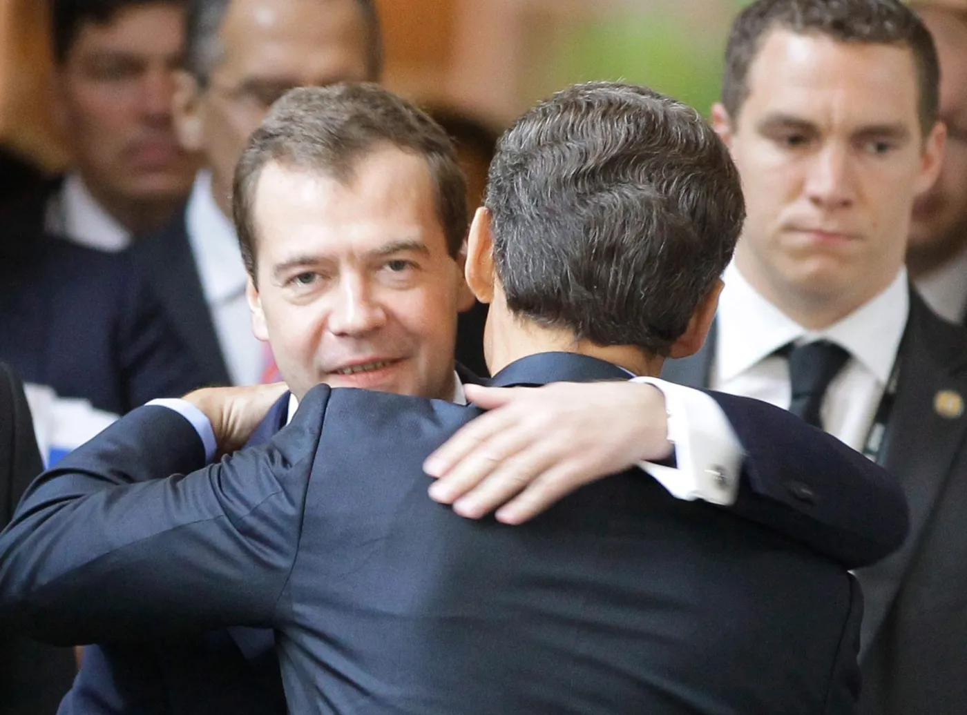 Dmitrij Miedwiediew i Nicolas Sarkozy na szczycie G8 we francuskim Deauville