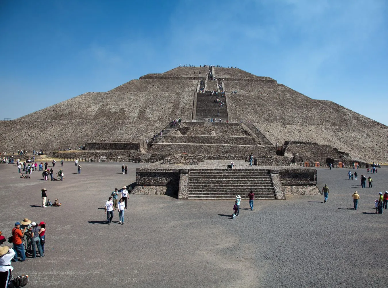 Podziemny tunel odkryto pod piramidą w Meksyku