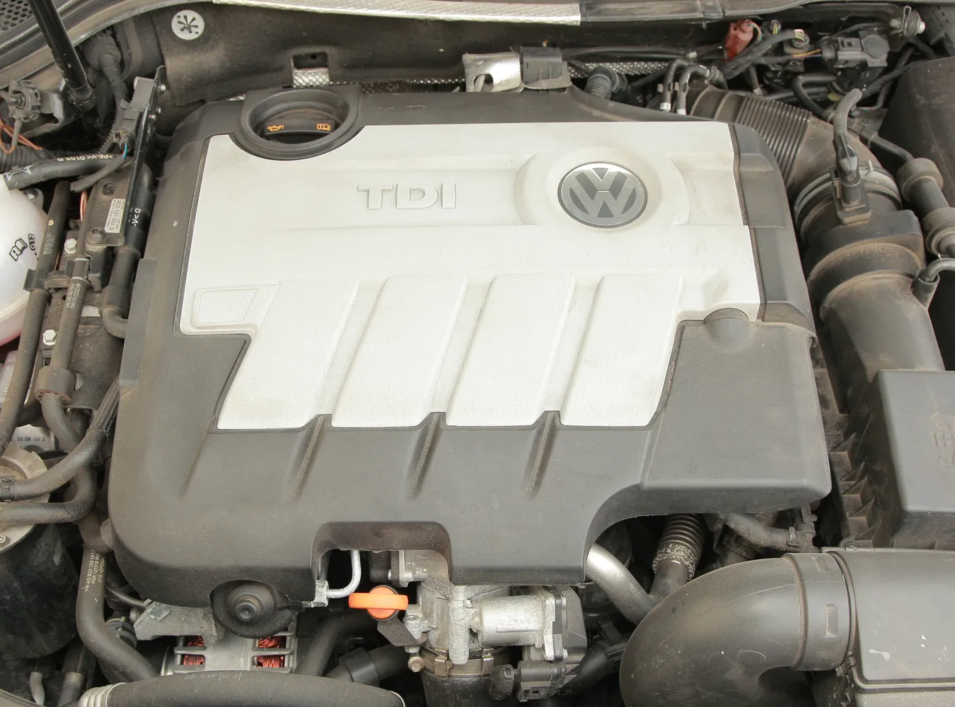 2251367-volkswagen-passat-cc-tdi-4-motion-47.jpg
