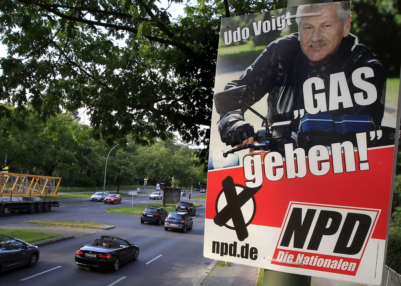 Skrajna prawica prowokuje dwuznacznym hasłem wyborczym