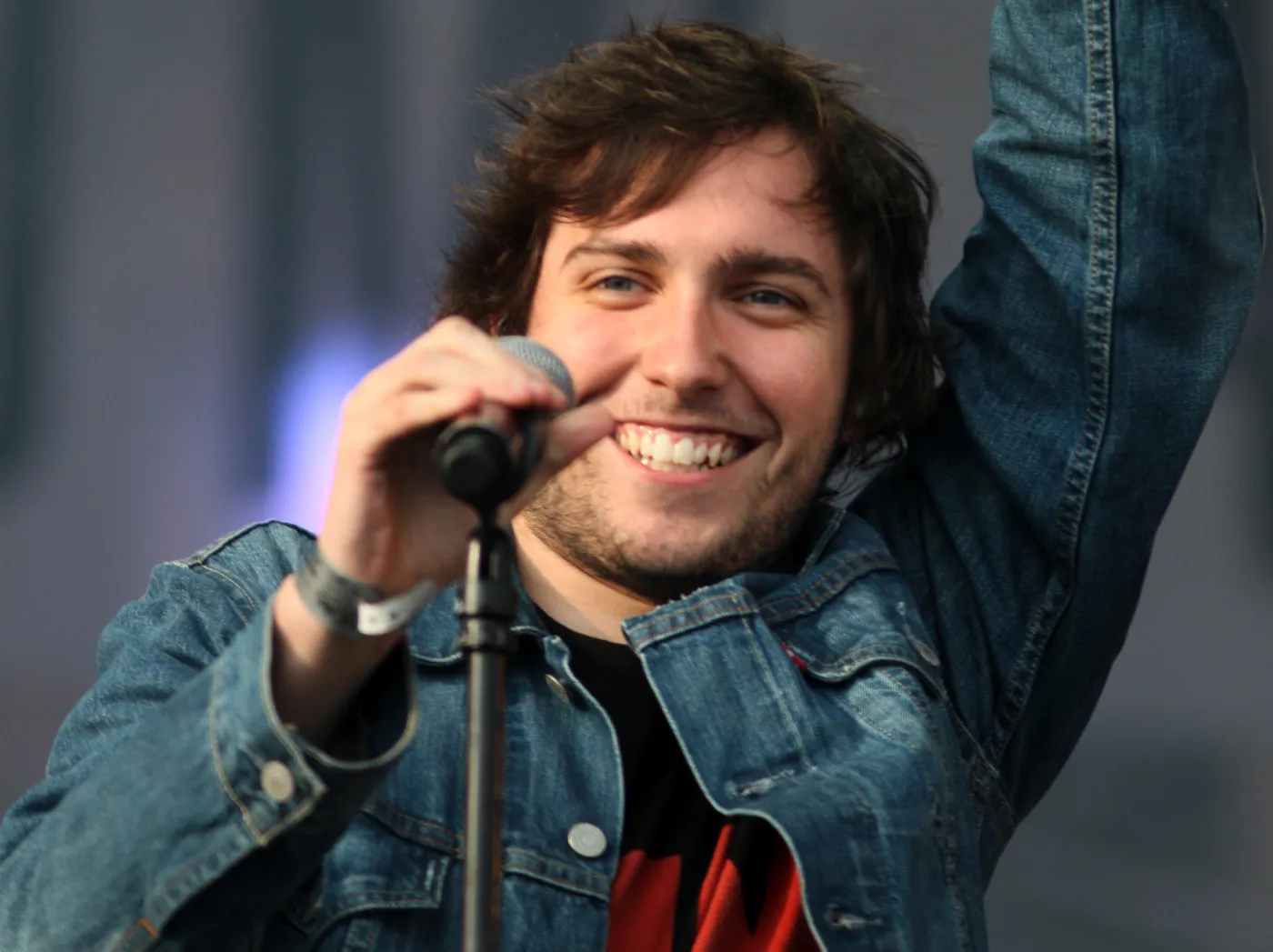 2392681-josh-franceschi-wokalista-angielskiego.jpg