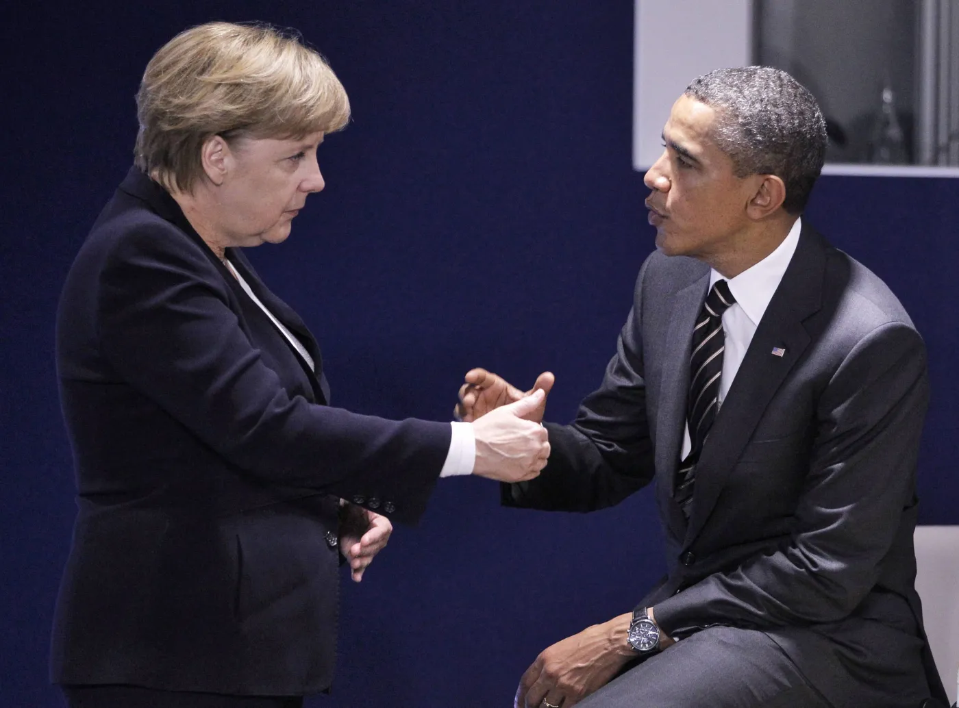 2693366-angela-merkel-i-barack-obama-dyskutuja.jpg