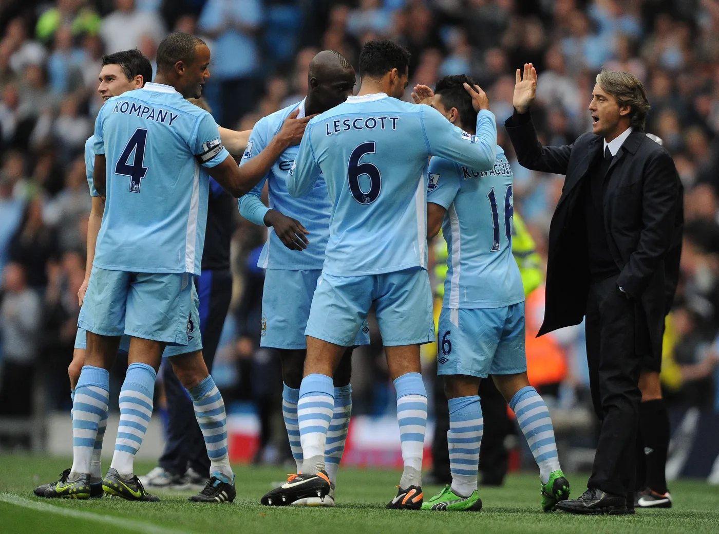 Remis Manchesteru United, City liderem