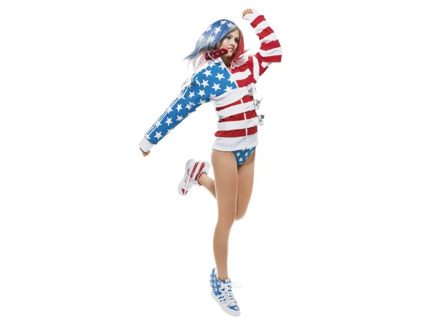 3032854-charlotte-free-w-kampanii-reklamowej.jpg