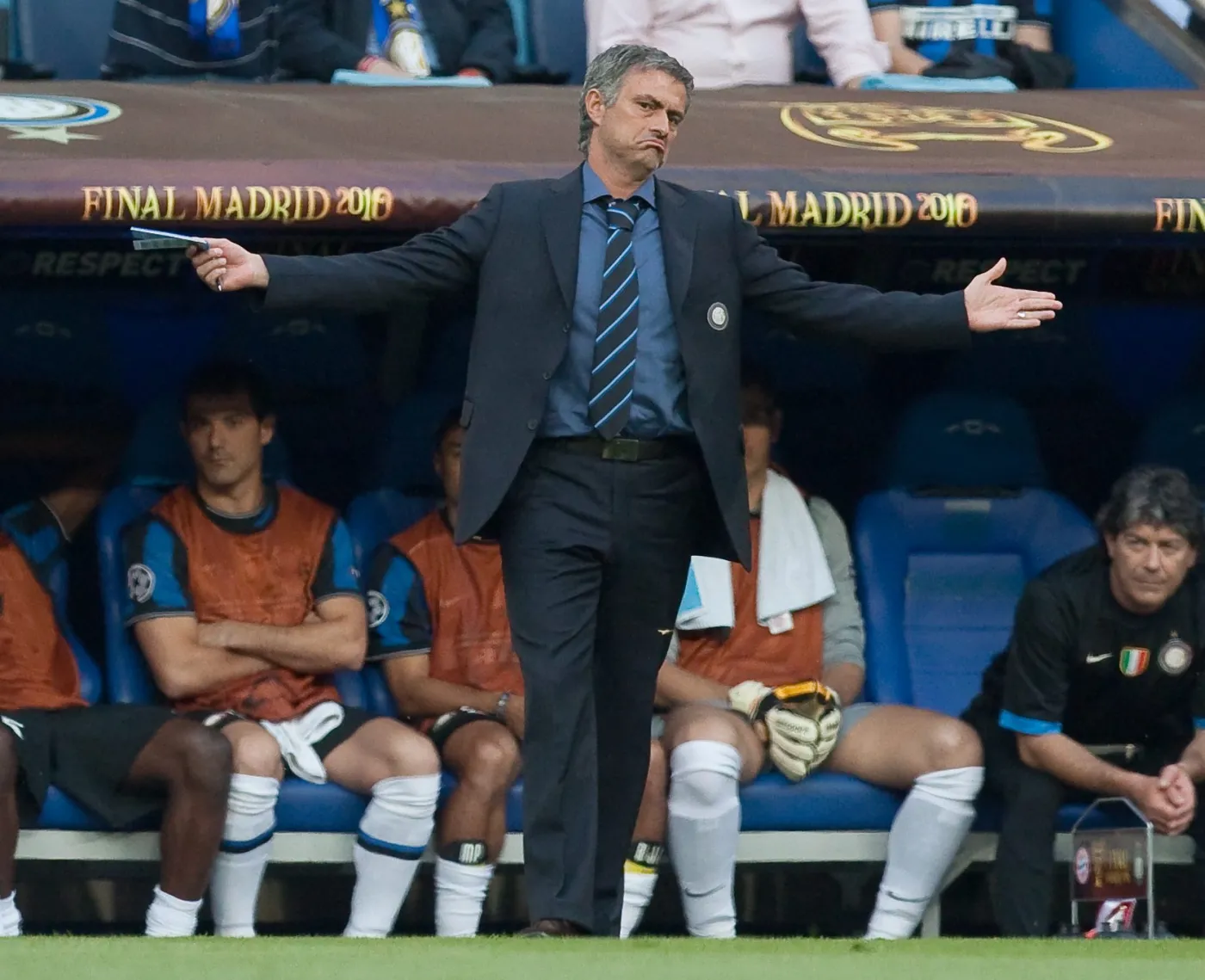3386882-jos-mourinho-portugalski-szkoleniowiec.jpg