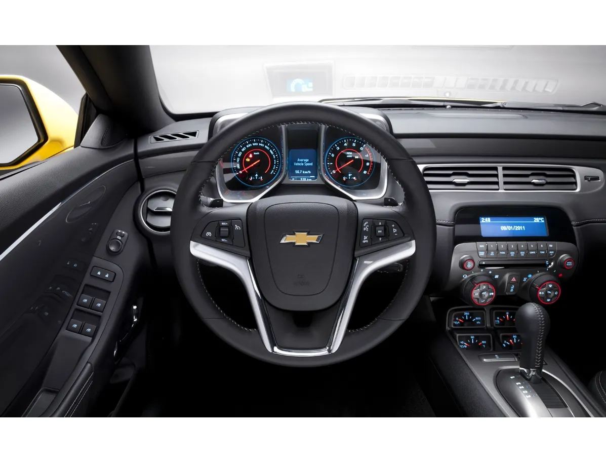 2518813-chevroletcamarocoupe-interior-01-small.jpg