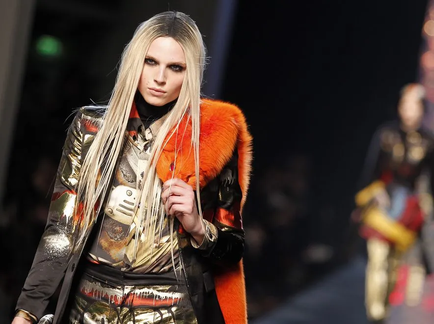 Mężczyzna modelką! Andrej Pejic na wybiegu w pokazie Gaultiera