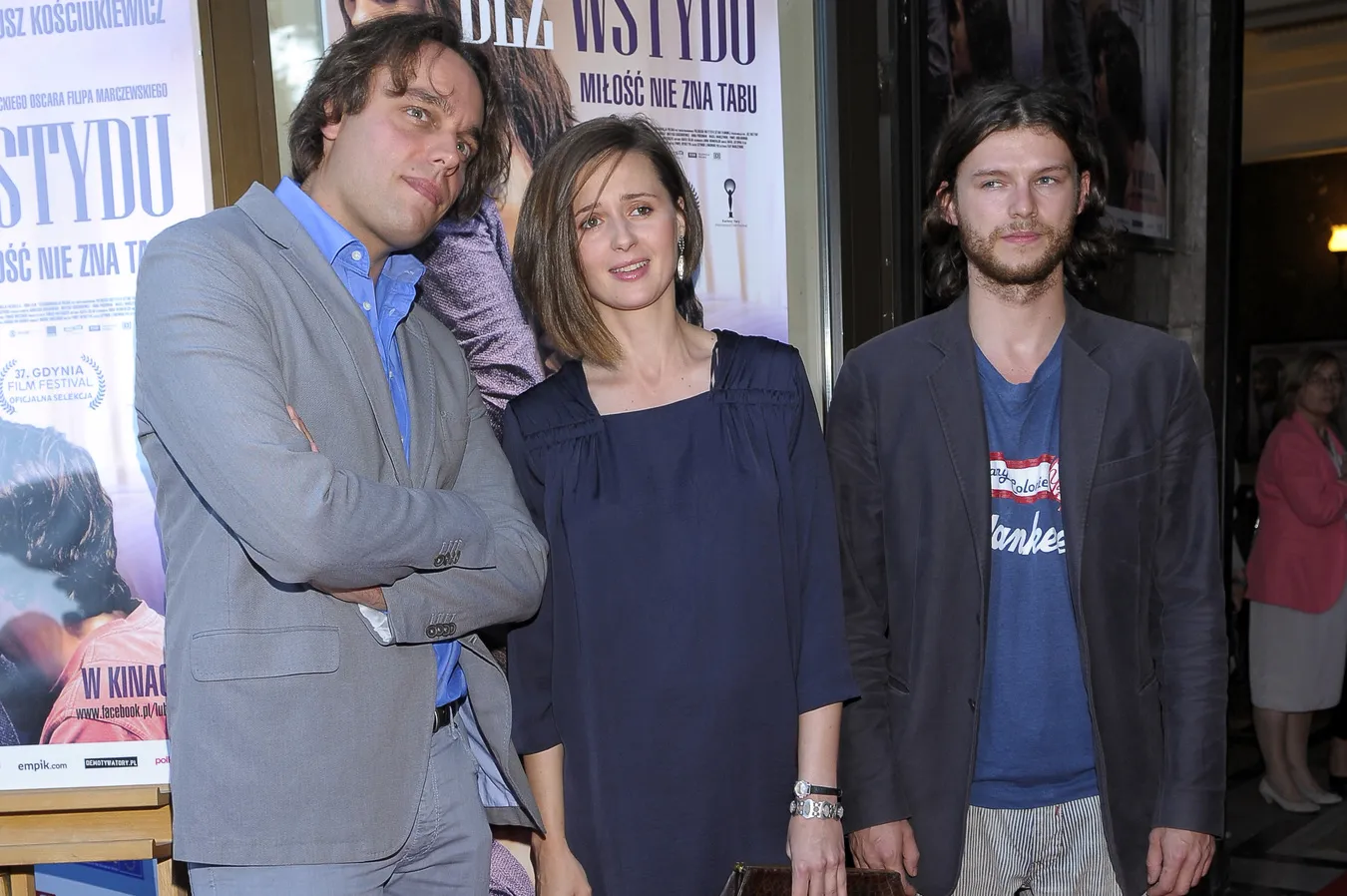 Filip Marczewski, Agnieszka Grochowska i Mateusz Kościukiewicz na prmierze "Bez wstydu"