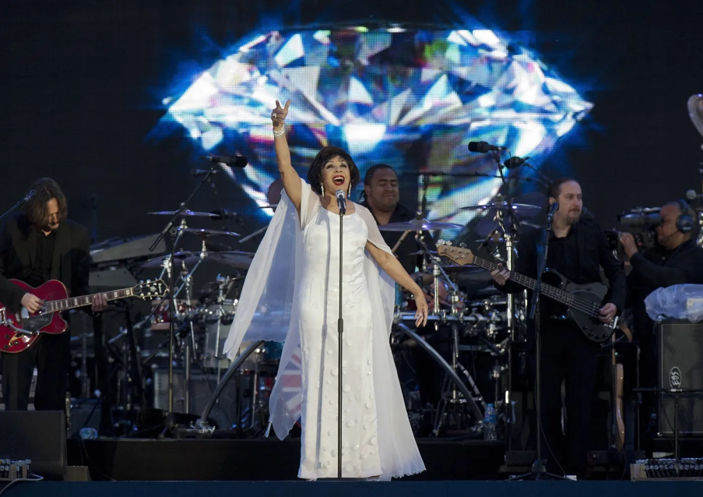3601906-shirley-bassey-na-koncercie-z-okazji.jpg