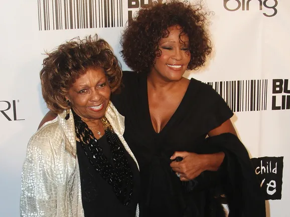 Whitney Houston ze swoją matką Sissy – październik 2010
