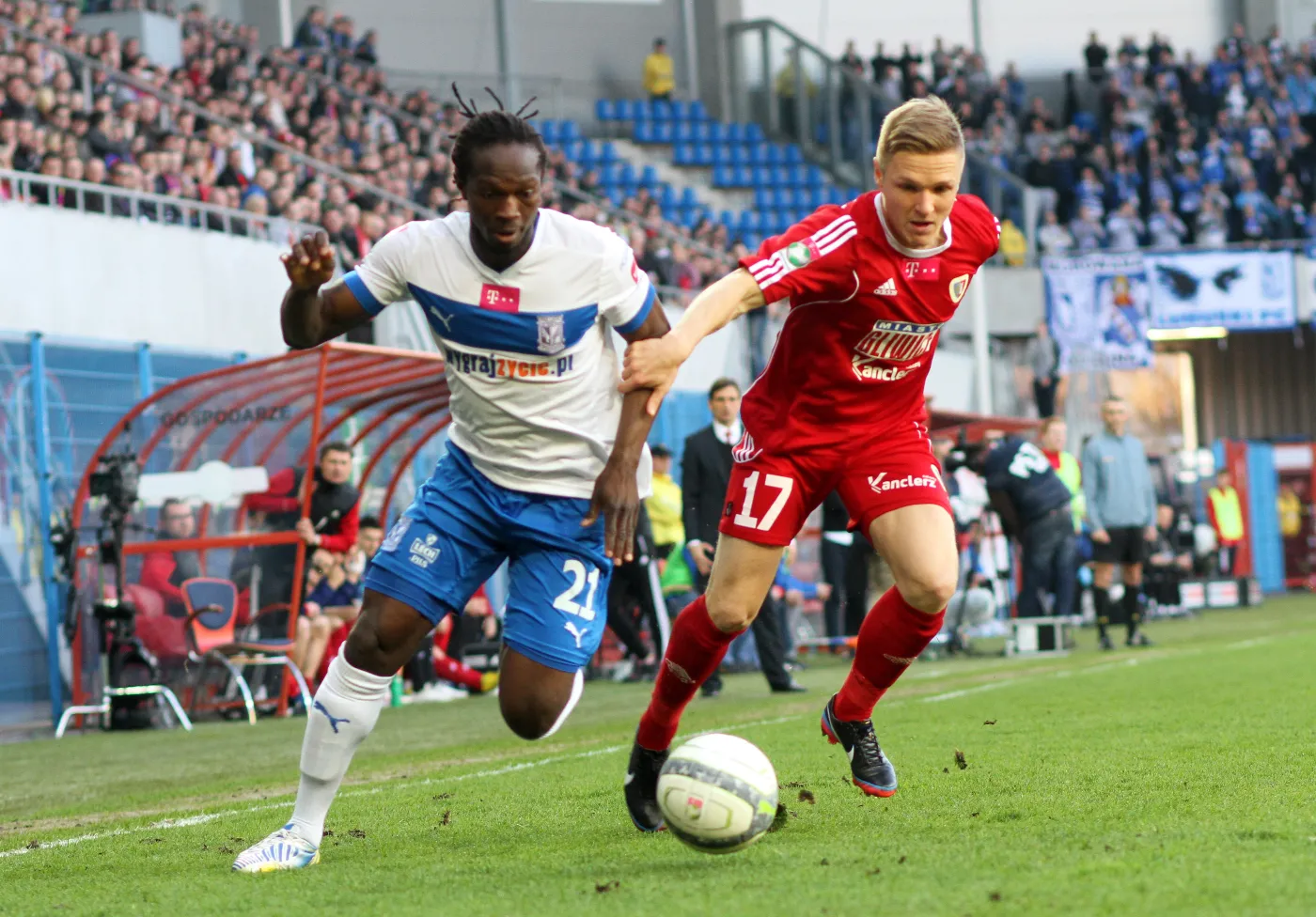 Kebba Ceesay (Lech) i Tomasz Podgorski (Piast)