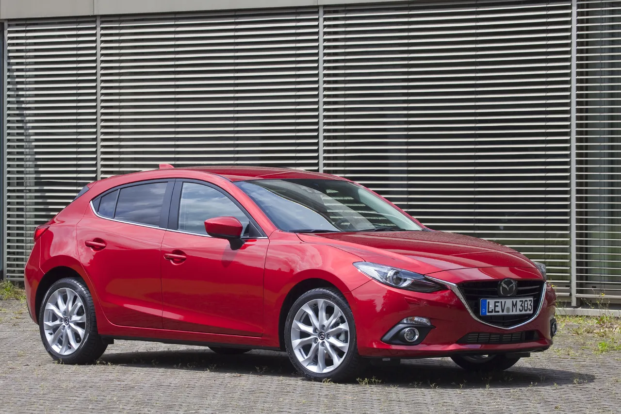 5242078-mazda3-2013-hatchback-still-01-jpg72.jpg