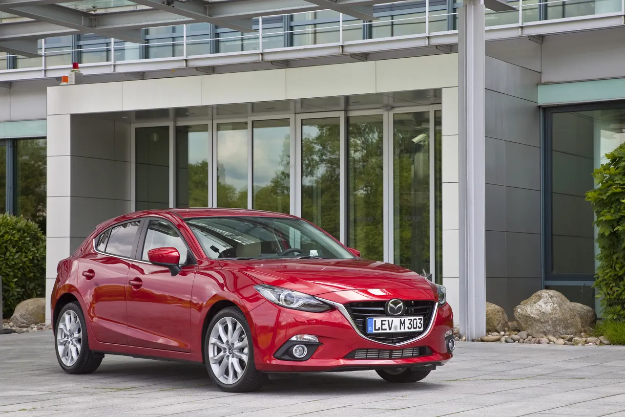 5242136-mazda3-2013-hatchback-still-10-jpg72.jpg
