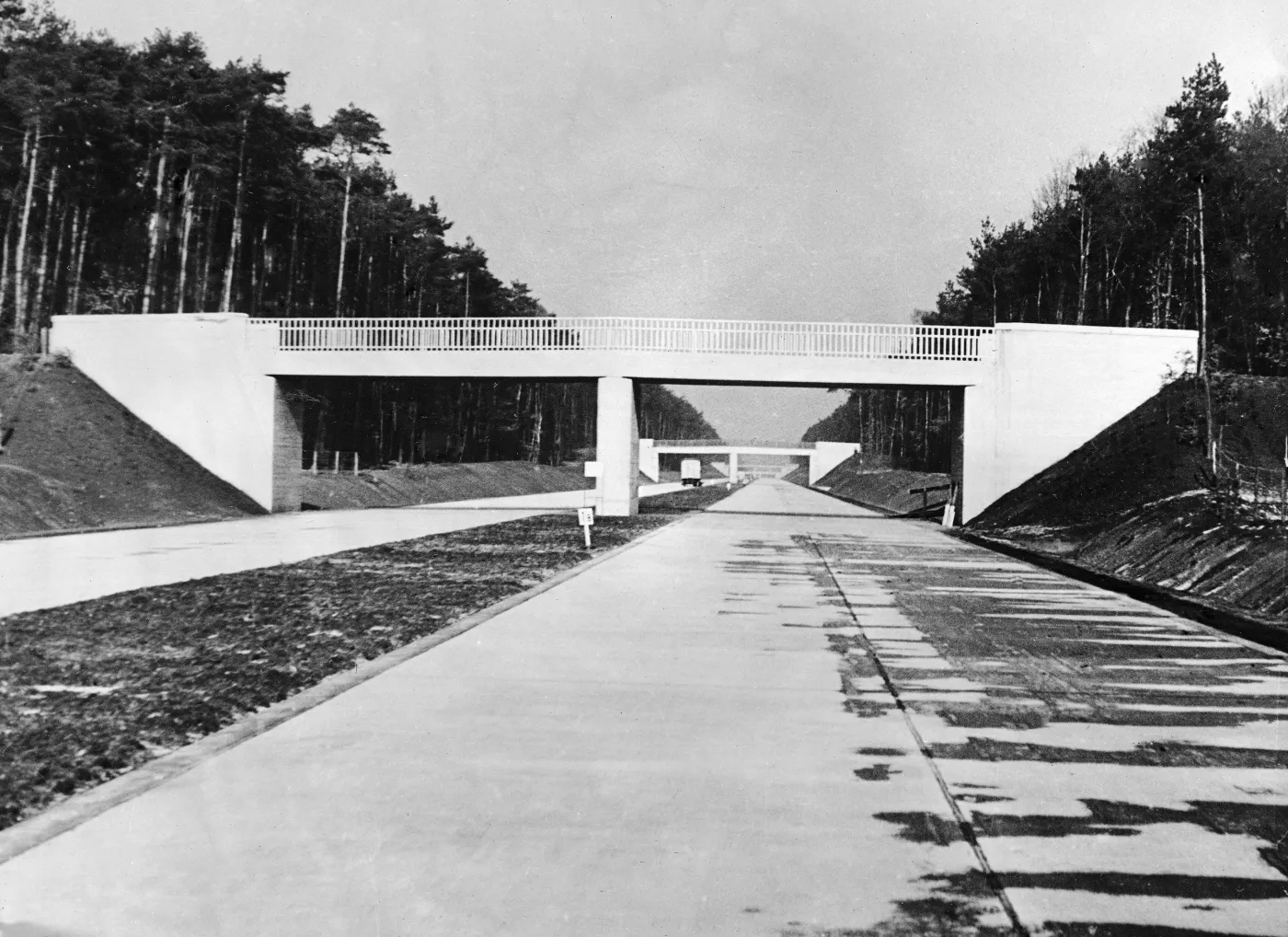 Nowa autostrada w okolicach Frankfurtu, rok 1936