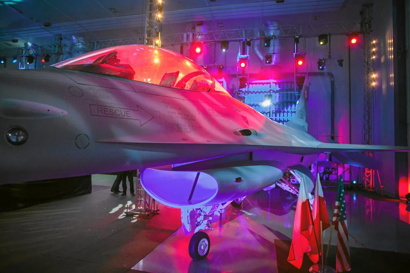 Amerykanie chcą sprzedać Polsce sprzęt wojskowy. "Dowód partnerstwa"