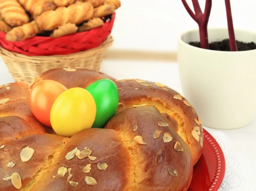 Odrobina egzotyki na świątecznym stole: PRZEPISY na greckie wypieki wielkanocne