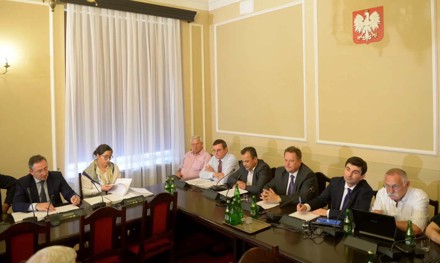  Minister spraw wewnętrznych Bartłomiej Sienkiewicz uczestniczy w posiedzeniu sejmowej komisji spraw wewnętrznych