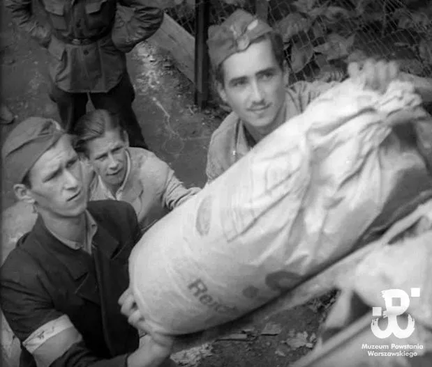 Powstanie Warszawskie 1944 powstańcy akcja Rozpoznaj Powstańca