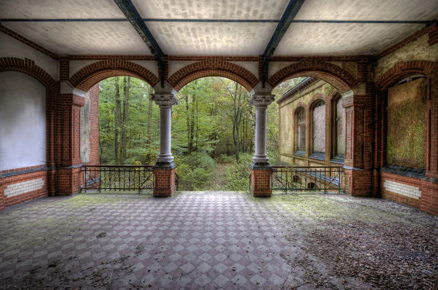7688056-opuszczony-szpital-beelitz-heilst-tten.jpg