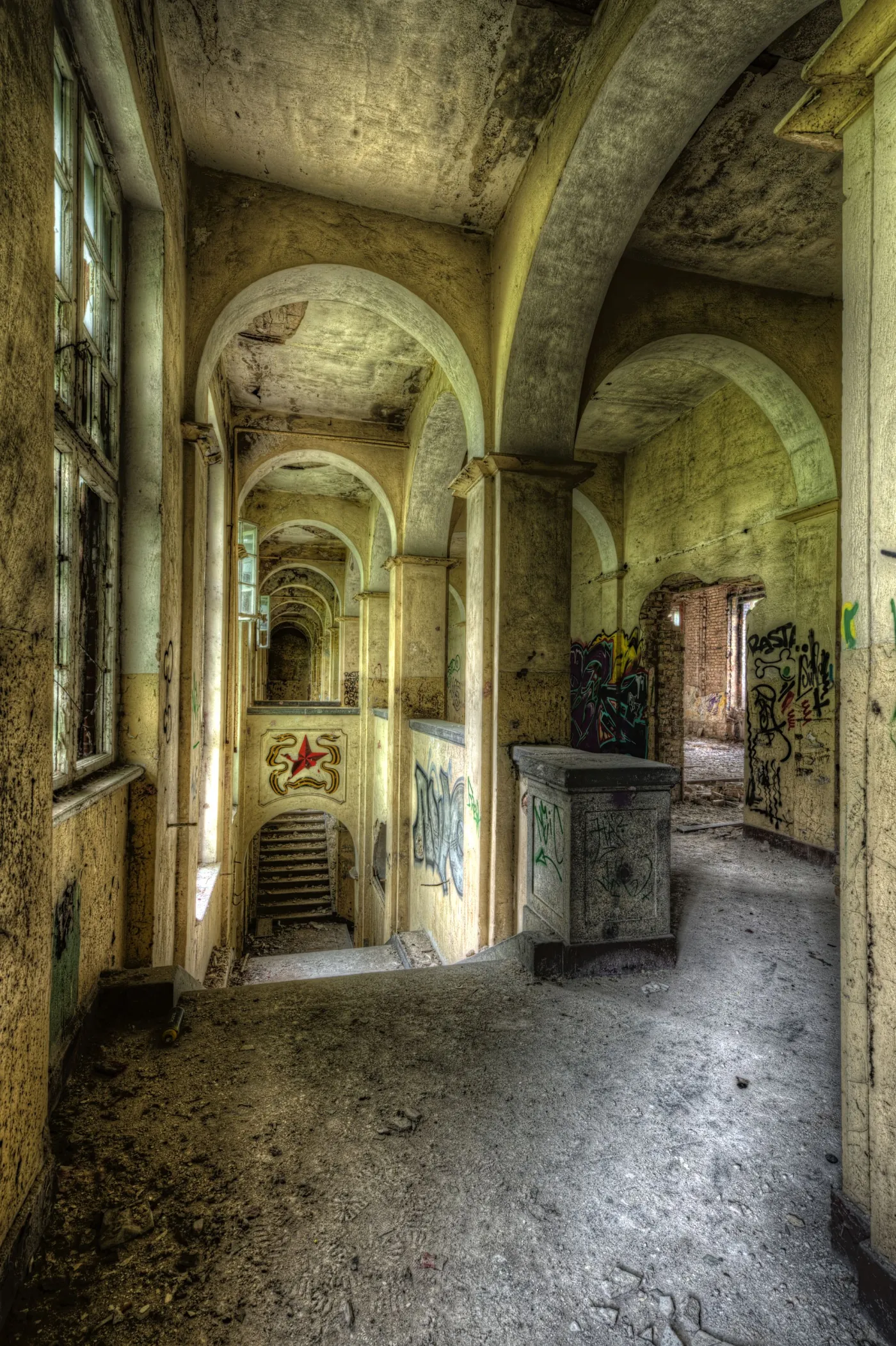 7688143-opuszczony-szpital-beelitz-heilst-tten.jpg