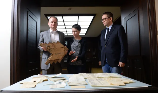 Skarb warszawskich powstańców znaleziony pod podłogą. Dokumenty batalionu "Parasol"