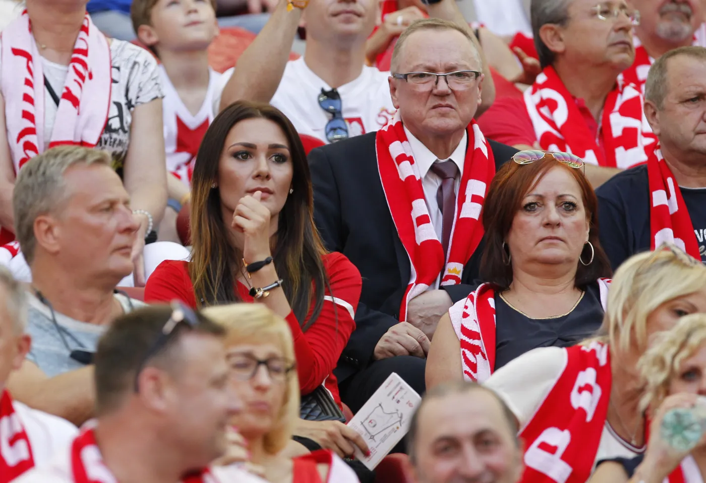 Piękne partnerki piłkarzy, celebryci i VIP-y na meczu Polska - Gruzja. ZDJĘCIA