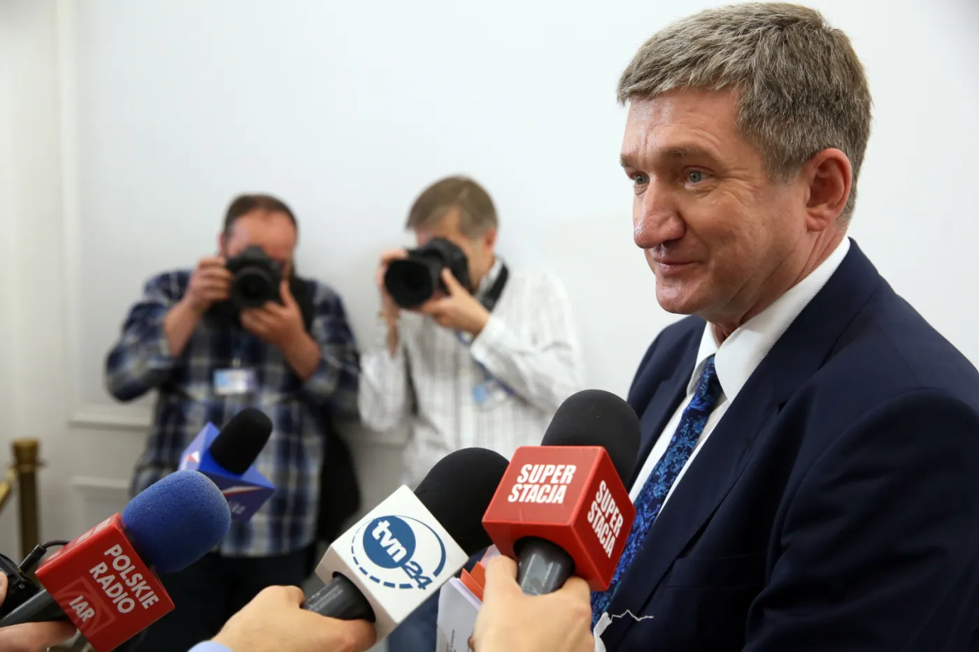 Wicemarszałek Sejmu Jerzy Wenderlich z SLD podczas briefingu po posiedzeniu Konwentu Seniorów