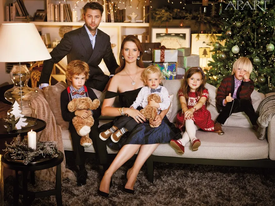 Rodzina jak z obrazka! Karolina Malinowska i Olivier Janiak w świątecznej kampanii Apart