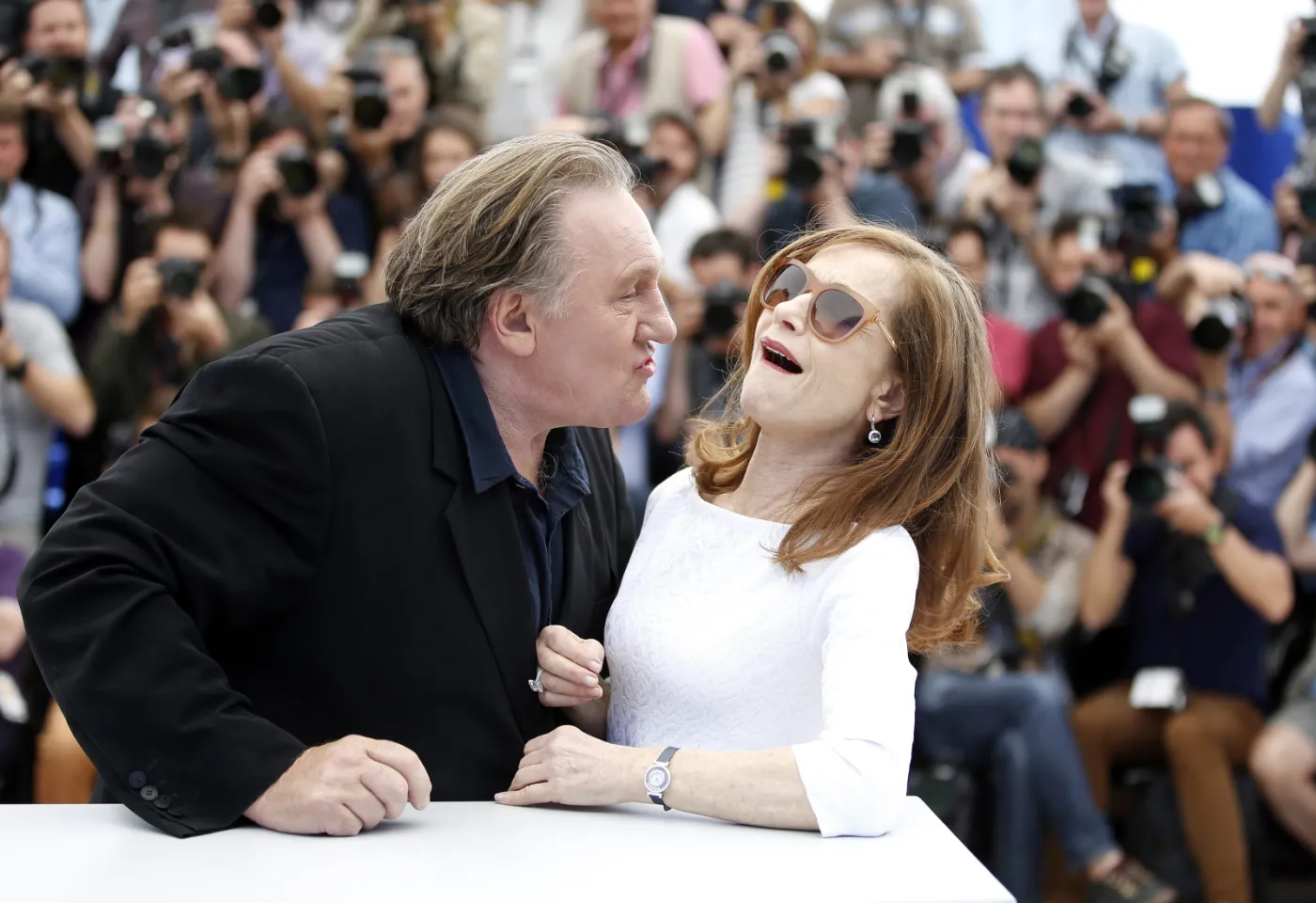 8581371-maj-2015-gerard-depardieu-i-isabelle.jpg
