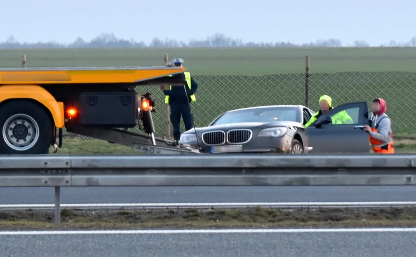8806402-limuzyna-bmw-z-prezydentem-andrzejem.jpg