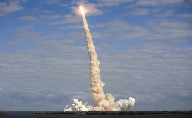 Rakieta Falcon wyniosła satelitę, ale rozbiła się podczas lądowania