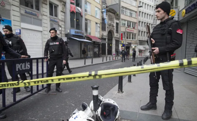 Terrorystyczne ataki w Turcji odstraszają turystów. "Nie widać końca tego chaosu"