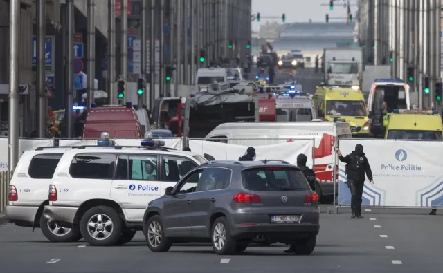 Lotnisko zamknięte, metro nie działa. Władze apelują: Zostańcie w domach