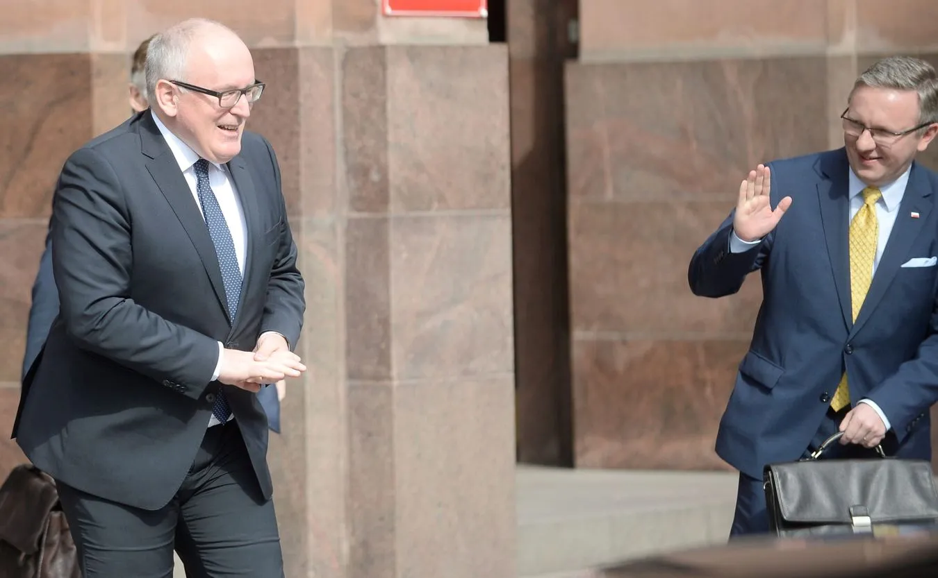 Wiceprzewodniczący KE Frans Timmermans i sekretarz stanu w Kancelarii Prezydenta RP Krzysztof Szczerski 