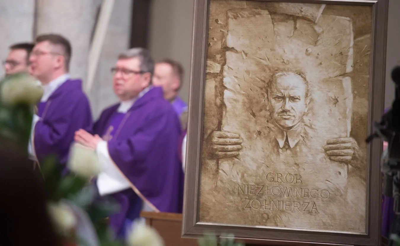 Uroczystości pogrzebowe płk Zygmunta Szendzielarza "Łupaszki"