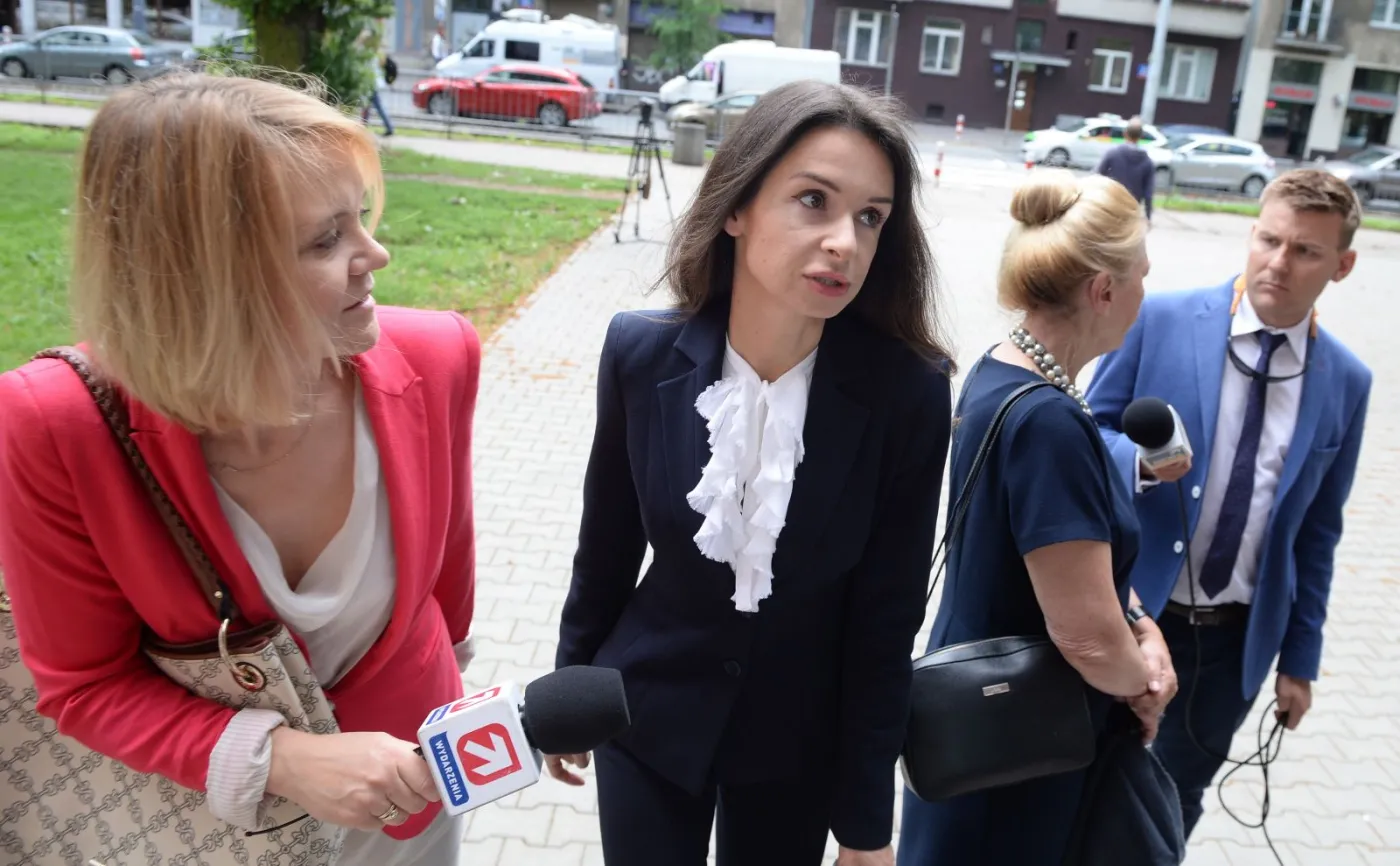 Marta Kaczyńska w drodze na spotkanie w Prokuraturze Krajowej w Warszawie