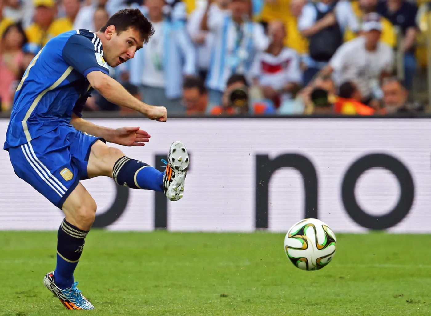 9222506-lionel-messi-zakonczyl-reprezentacyjna.jpg